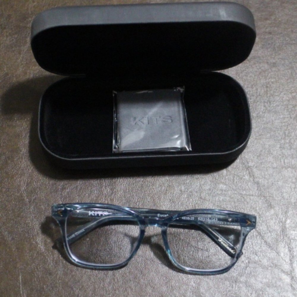 BRAND NEW! KITS x VASUMA GLASSES w/ PROGRESSIVE LENSES, CASE & CLEANING CLOTH.